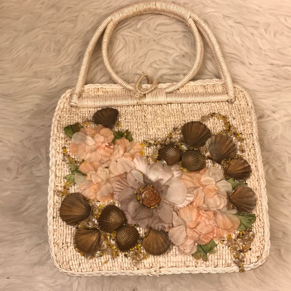 Handbags - 💥Vintage seashell purse from Japan💥